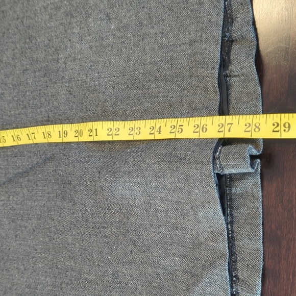 H&M size 8 herringbone skirt - Picture 7 of 7